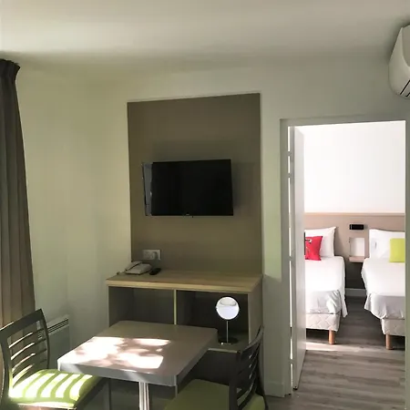 Amhotel Italie מלון דירות